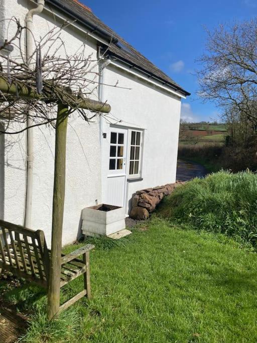 Rural Devon Retreat In Stunning Exe Valley. エクセター エクステリア 写真